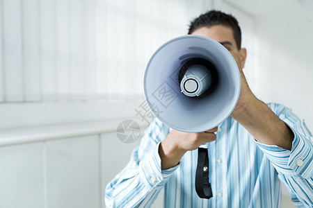扩音年轻人商务公告白色扩音器水平服饰蓝色扬声器活力图片