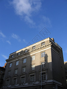 历史建筑晴天阴影阳光历史性高楼英语太阳砖墙墙壁窗户图片