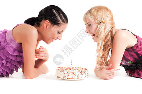 派对团体庆典享受女孩们蛋糕乐趣白色女性微笑友谊图片