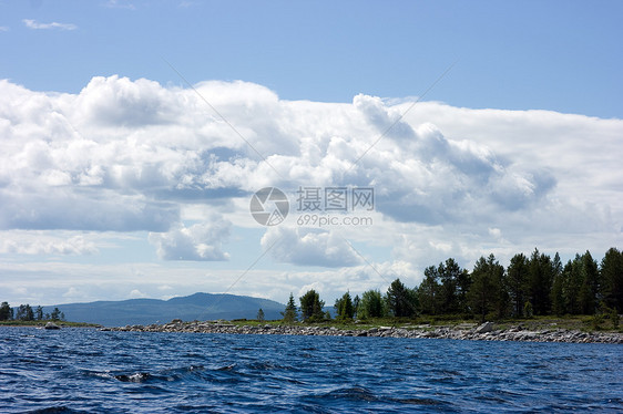 位于北海湾的岛屿针叶树针叶旅行风景旅游海湾地区海岸悬崖石头图片