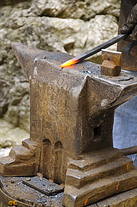 铁匠工具工匠工艺金属男人手工作坊职业马蹄工人工作图片