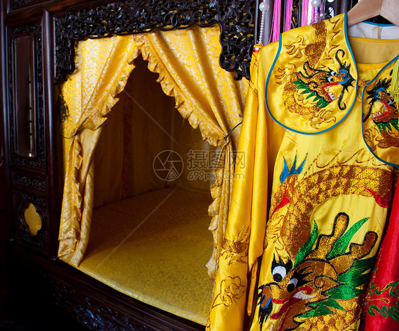 中华传统院式院舍房子传统红色旅行胡同寺庙图片