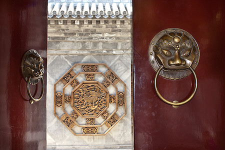 中华传统院式院舍传统文化入口胡同木头狮子房子皇家红色寺庙图片