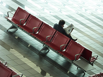等待机场车轮航空公司飞机场游客安全假期国际柜台家庭行李图片