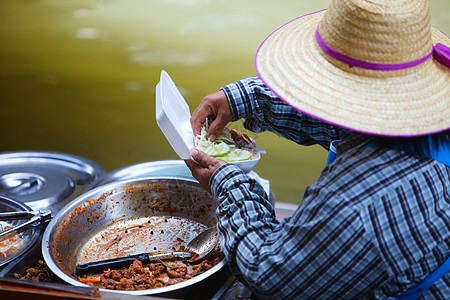 泰式泰国食品旅行人士运河运输观光蔬菜文化帽子吸引力市场图片