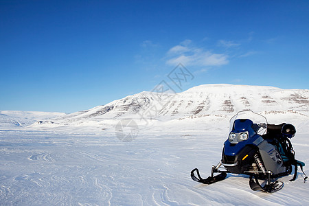 冬季山风景荒野车辆摩托车冒险滑雪道场景地形旅行旅游环境图片