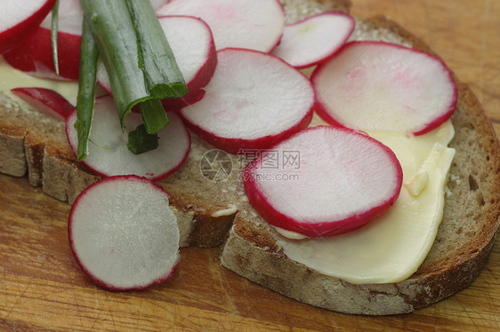 Radish 面包烹饪食物棕色萝卜午餐白色早餐绿色黄油沙拉图片