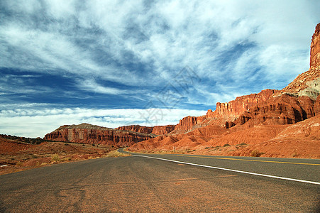 通往天堂之路雕塑岩石高原日光孤独沙漠国家天空石灰石公园图片