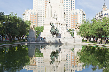 马德里西班牙广场的萨图Satue石头假期寺庙街道路线旅游文学花园建筑正方形图片