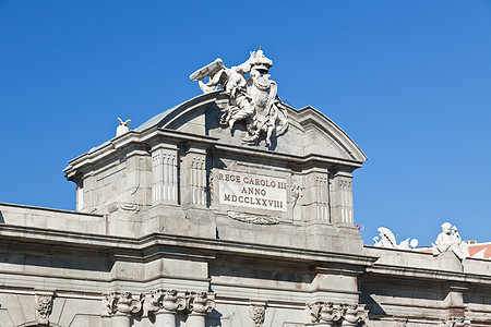 马德里的游客地标艺术水平雕像天空建筑闲暇正方形石头图片