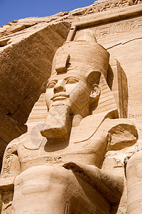 阿布辛贝尔大寺庙历史性女王法老王国地标岩石雕塑艺术沙漠寺庙图片