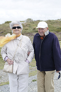 老年夫妇女士乐趣家庭生活祖父母女性退休男性头发帽子图片