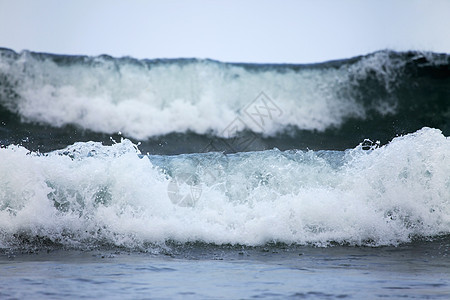 印度洋海岸线蓝绿色海滩风暴海啸波浪海岸冲浪海浪天气图片