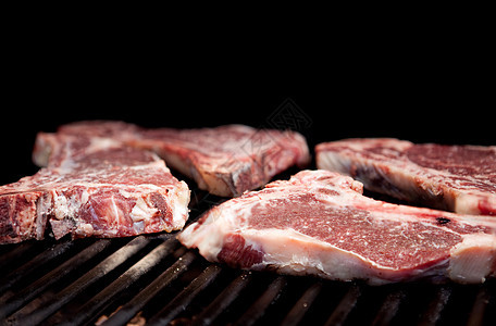Raw 牛排牛扒食物骨头烧烤红色炙烤牛肉图片