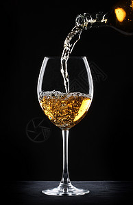 香彩白葡萄酒品酒水晶庆典派对背光黄色饮料白色液体香味图片