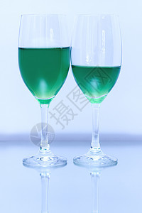 彩色眼镜享受会议液体气泡水晶静物冰晶宏观影棚酒精图片