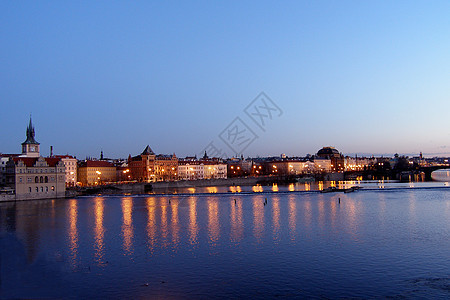 晚上在布拉格 捷克人历史性建筑物街道天际全景景观城市图片
