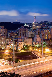 台北美丽的夜景天际天空蓝色景观交通地标市中心建筑学运输城市图片