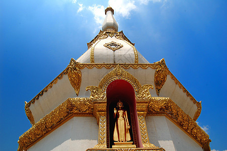 在泰国寺庙里的佛像雕像晴天蓝色天空旅行雕塑艺术崇拜图片