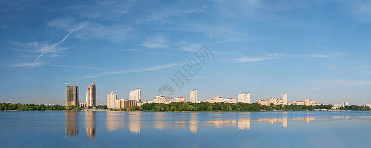 河流城市全景图片