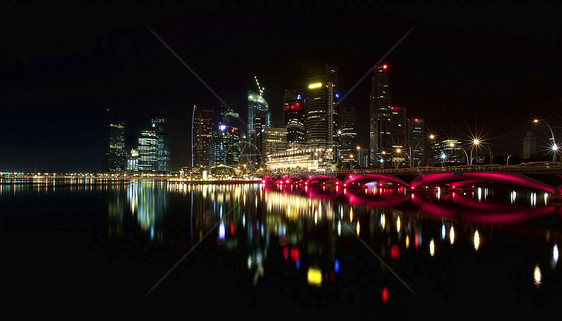 新加坡天线码头天空地标天际景观金融城市场景中心鱼尾狮图片