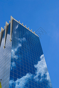 办公室建筑 云层反射图片
