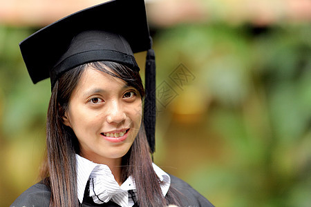 脱离亚洲女童毕业大学女士女性成人冒充学习学生研究生微笑快乐图片