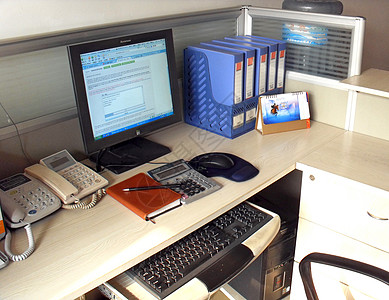 服务台键盘办公电话电脑老鼠台历文件盒白领桌子文件夹背景图片