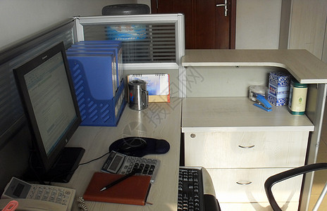 服务台杯子白领计算器办公房文件夹键盘老鼠电脑电话台历图片