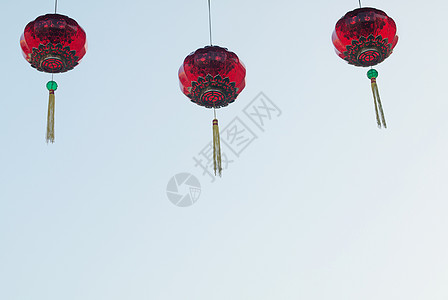 中国灯笼细绳节日蓝色天空文化庆典装饰品传统红色图片