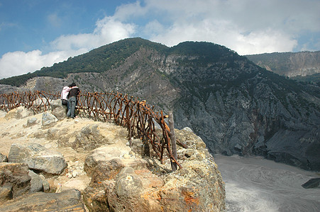 塔古库班普腊胡火山坑爬坡娱乐乐趣绿色文化旅游旅行家庭闲暇快感图片