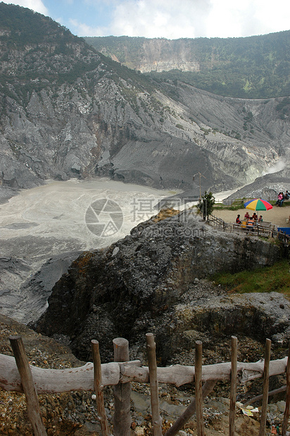 塔古库班普腊胡火山坑乐趣传奇文化旅游家庭火山薄雾岩石艺术快感图片