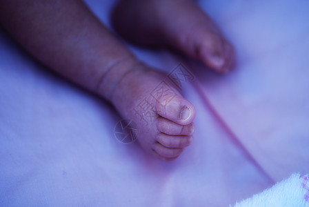 新生儿脚男生指甲脚趾男性父母新生身体地毯婴儿女孩图片