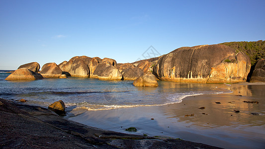 大象岩石自然水池海滩海岸海洋海岸线风景石头天空海湾高清图片