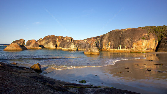 大象岩石自然水池海滩海岸海洋海岸线风景石头天空海湾图片