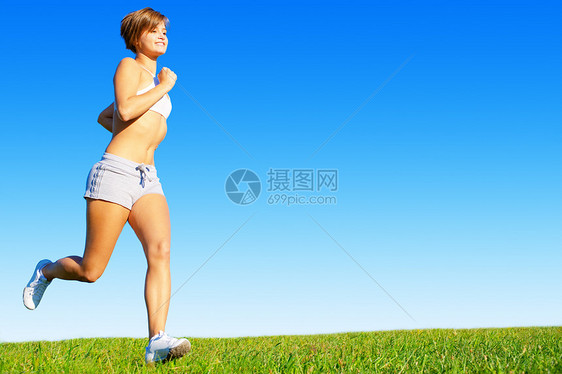 Fit Fit 年轻女性在外工作晴天跑步运动员运动成人赛跑者蓝色乐趣训练行动图片