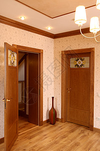 房间奶油花瓶家具白色窗户彩色玻璃木地板地面枝形高清图片