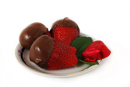 奶巧克力中的草莓注意力红宝石恋情心形庆典恋人玫瑰飞碟夫妻诱惑图片