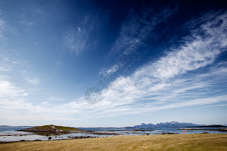 挪威风景天空山脉岩石地平线峡湾全景支撑蓝色海洋旅行图片
