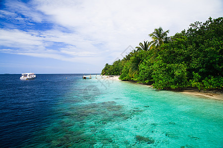 马尔代夫的热带天堂美丽海景蓝色海洋阳光海岸线旅游假期旅行游泳图片