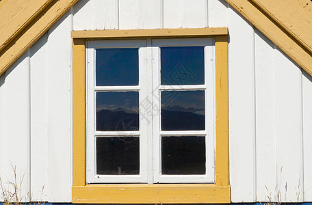 旧窗口窗户乡村芒硝反射白色国家建筑学农场建筑房子图片