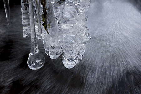 冰冻的瀑布图片