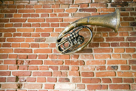 墙上旧的音乐乐器笔记乐队管道喇叭酒吧阀门信号小号诗人白色图片