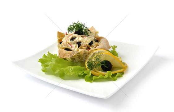 沙拉和蟹肉在篮子里自助餐小酒馆面团咖啡店草药盘子柠檬餐厅产品图片