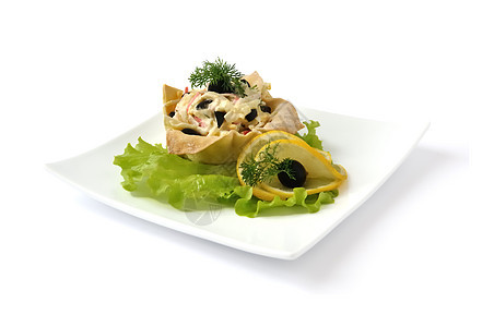 沙拉和蟹肉在篮子里草药自助餐小酒馆产品盘子面团柠檬餐厅咖啡店图片