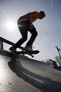 滑板机溜冰者坡道青少年木板文化娱乐男人阴影男性特技图片