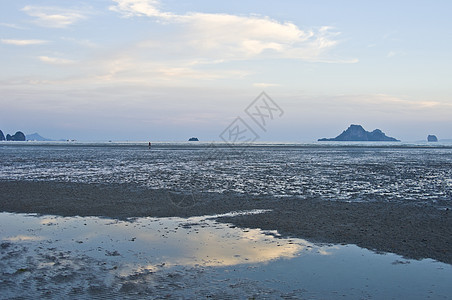 安达曼海日落假期反射海岸海洋旅行高尔夫球海岸线风景热带天空图片