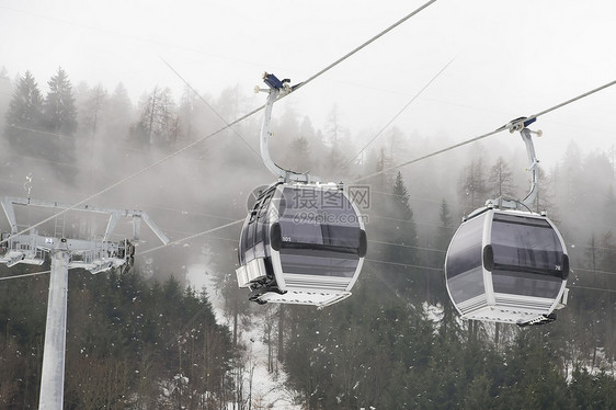 以意大利多洛米特语制作的gondola绳索缆车娱乐天空滑雪滑雪板运输闲暇图片