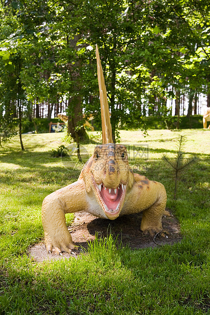 迪米特罗登环境身体蜥蜴时间尾巴模仿爪子攻击三重奏树木图片