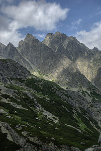 塔塔山绿色场景蓝色草地树木山峰冒险顶峰热情山脉图片